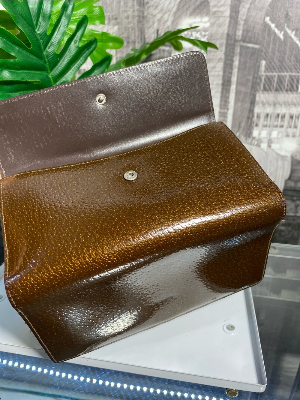 Authentic Gucci Rare Metallic Bronze Patent Leather Long Wallet - Picture 13 of 17